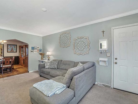 5th image of 6437 Welton St