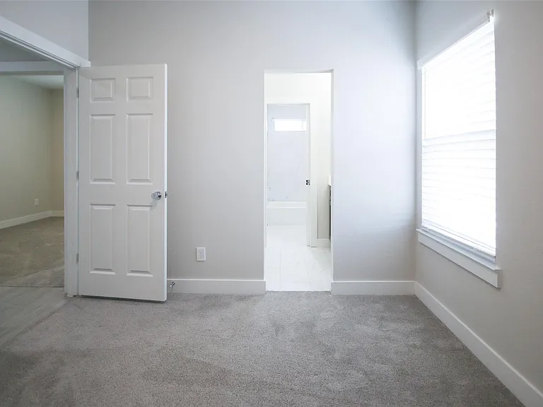 5113 Hershe St #B — Photo 25