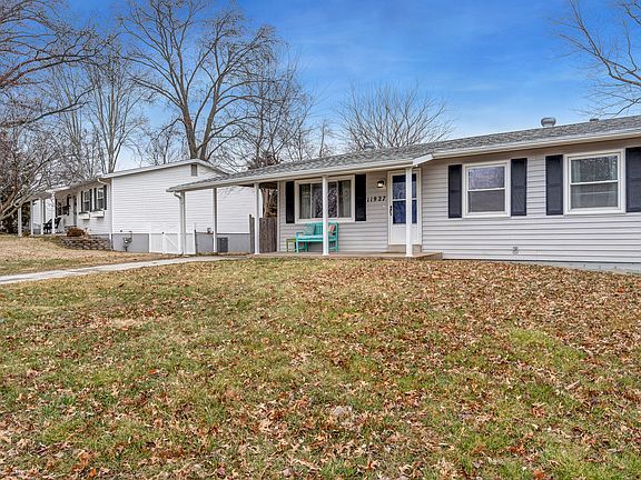 2nd image of 11927 Glenoak Dr