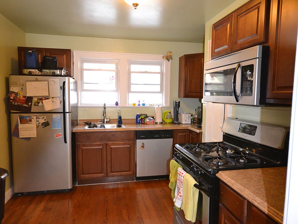Upper unit kitchen