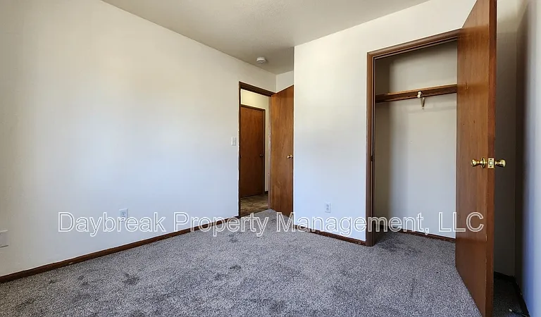 915 7th Ave N #14 — Photo 9