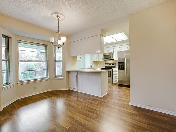4th image of 2906 Vineyard Dr