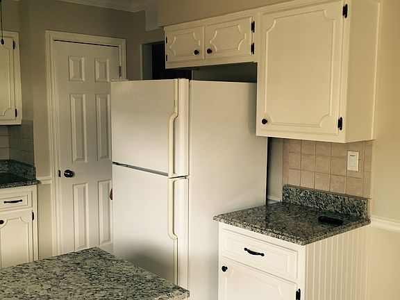 4th image of 9221 Darlina Dr #9223