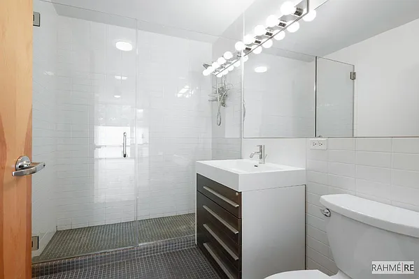 Sold by Rahme Real Estate, LLC | media 16