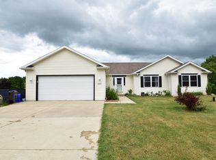 34217 High Dr, East Troy, WI 53120