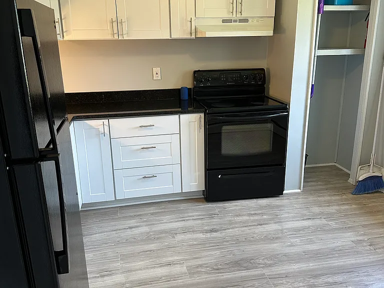 113 E 15th St #113A — Photo 2
