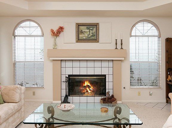 2214 Bermuda Dunes Pl-005-10-Living Room