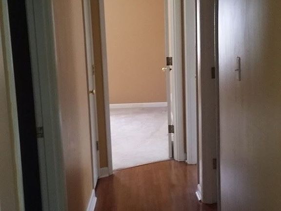 3rd image of 2101 Hixon Ave