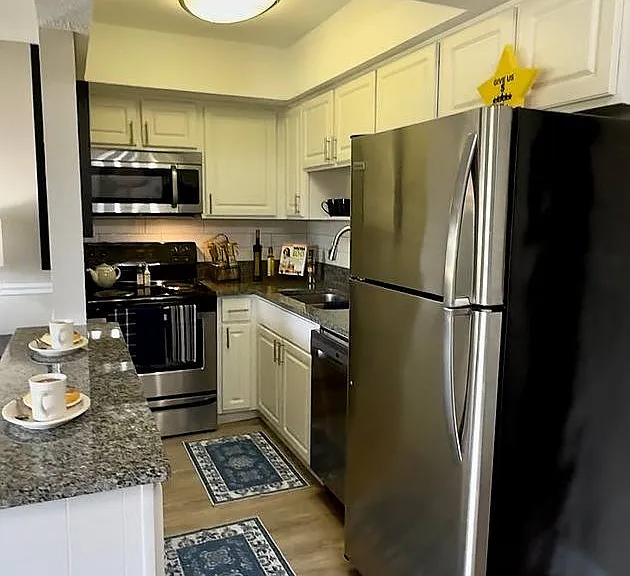 2037 Phillippe Pkwy — Photo 12