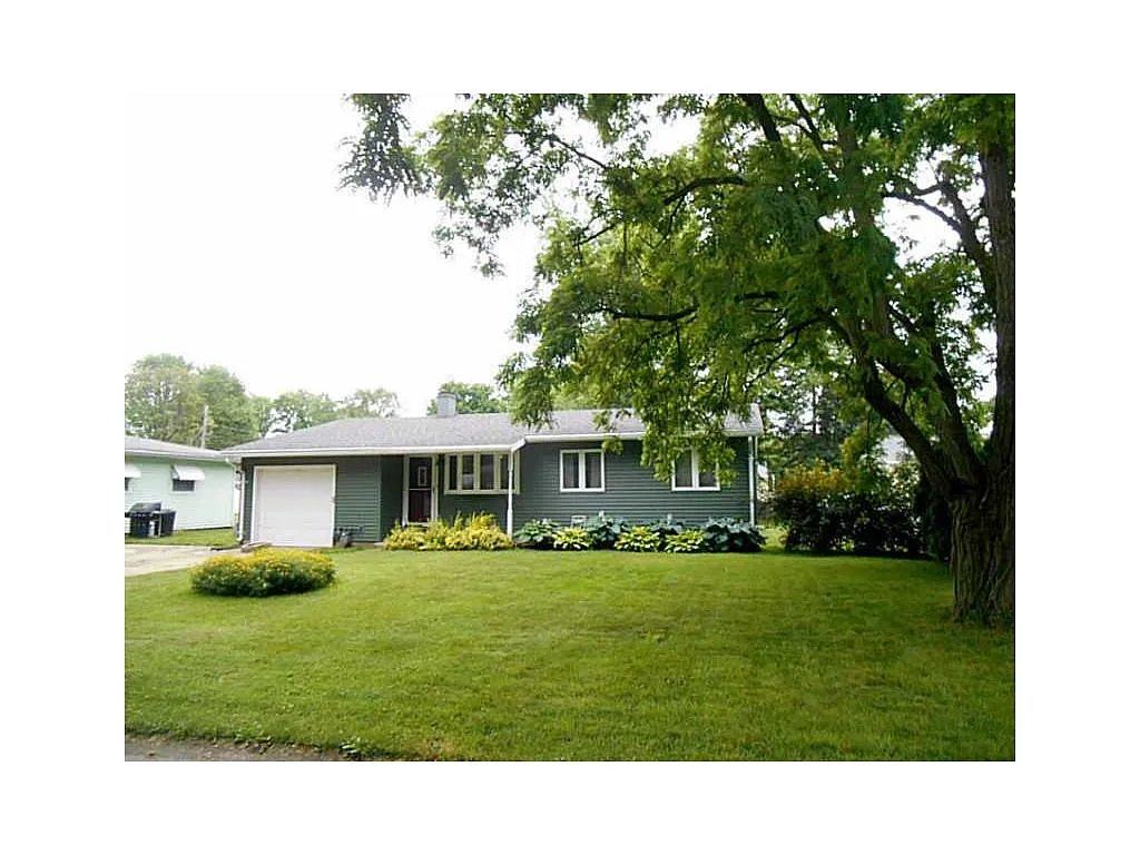 706 Pleasant Dr photo 1