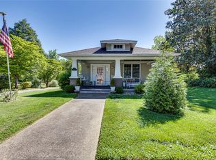 145 Hagood St, Pickens, SC 29671