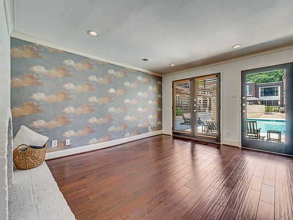 5th image of 5926 Sandhurst Ln APT 124
