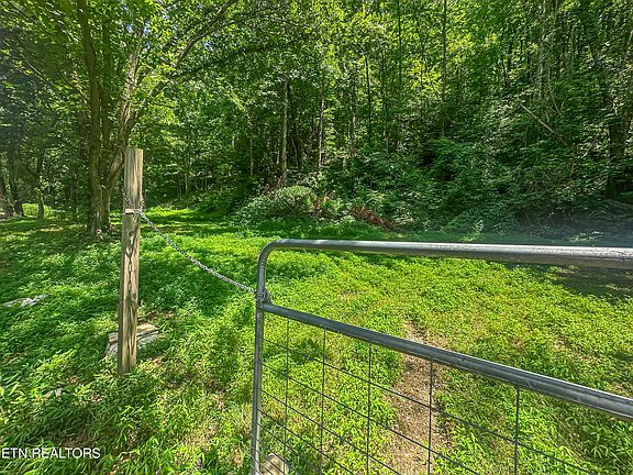 3rd image of 9109 Pickens Gap Rd