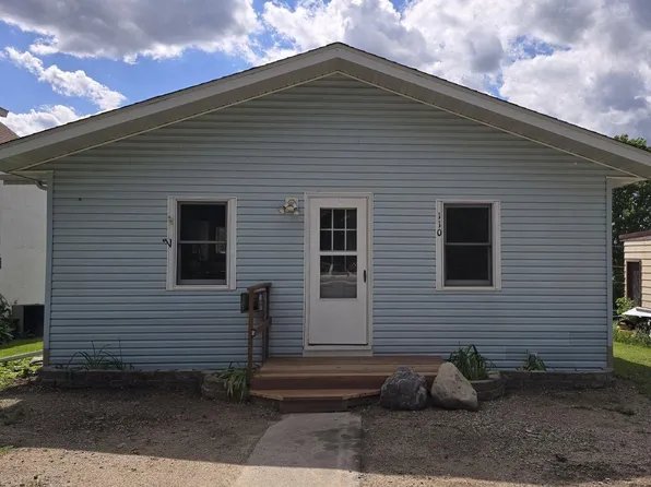 110 8th Ave, Bovey, MN 55709