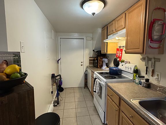 4th image of 254 W 3rd St APT 1