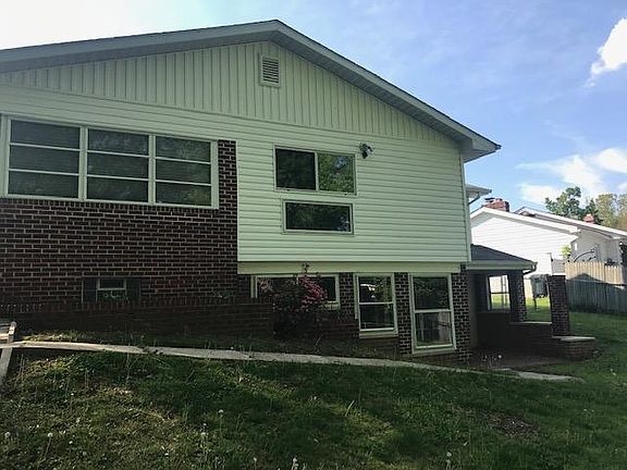 3rd image of Rosewood Dr