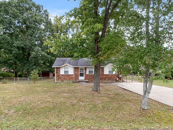 4th image of 638 Woodhaven Dr