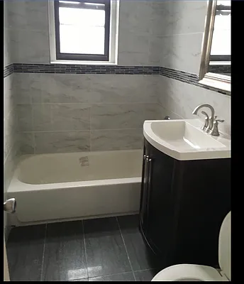 Rented by Metropolis International Realty Inc. | media 32