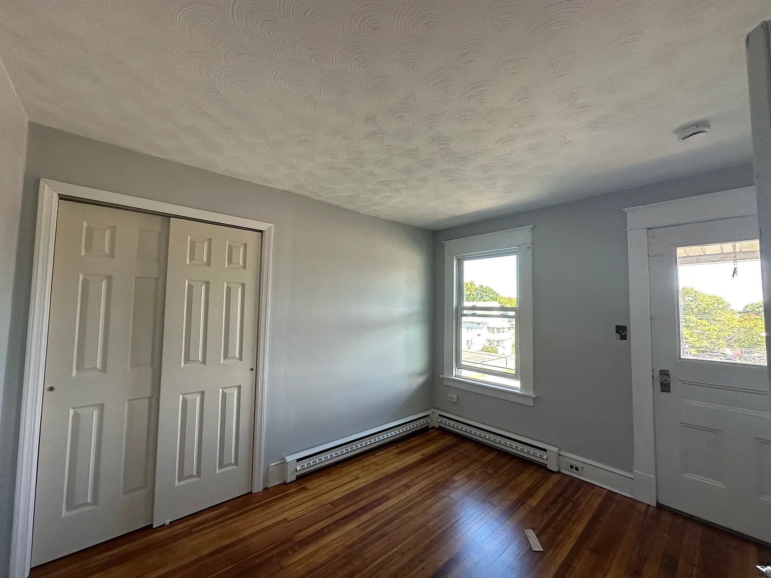 3 bed, 1092 sqft, $1,625 — Photo 3