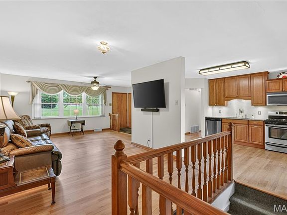 5th image of 8816 Crest Oak Ln