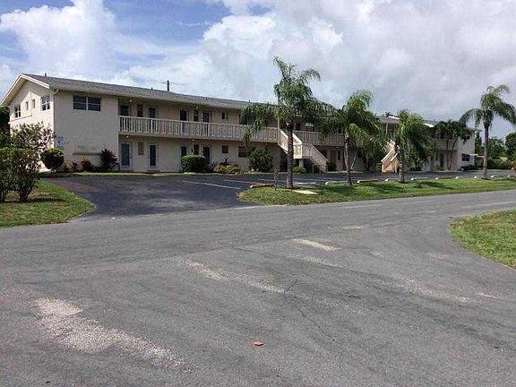 3rd image of 108 NE 20th Ave APT 103