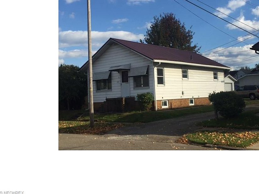 1st image of 218 E 11th St