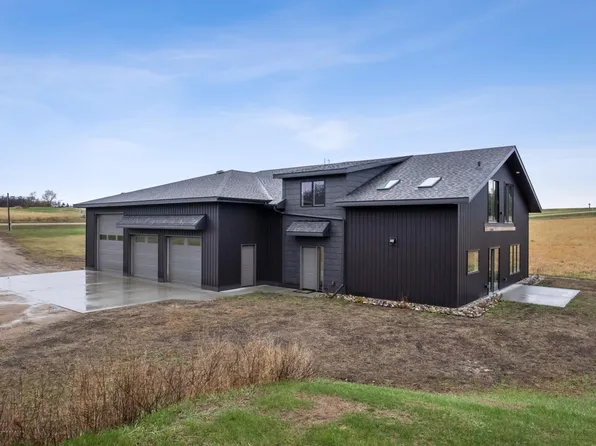 11395 Creek View Dr, Pelican Rapids, MN 56572