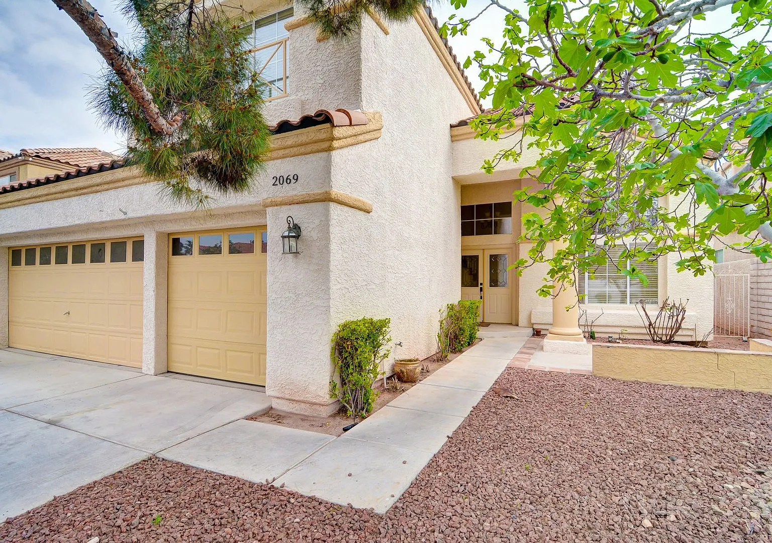 2069 Sapphire Valley Avenue, Henderson, Nevada 89074 — Photo 4