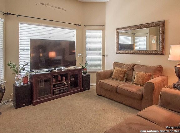 4th image of 647 Cypresscliff Dr