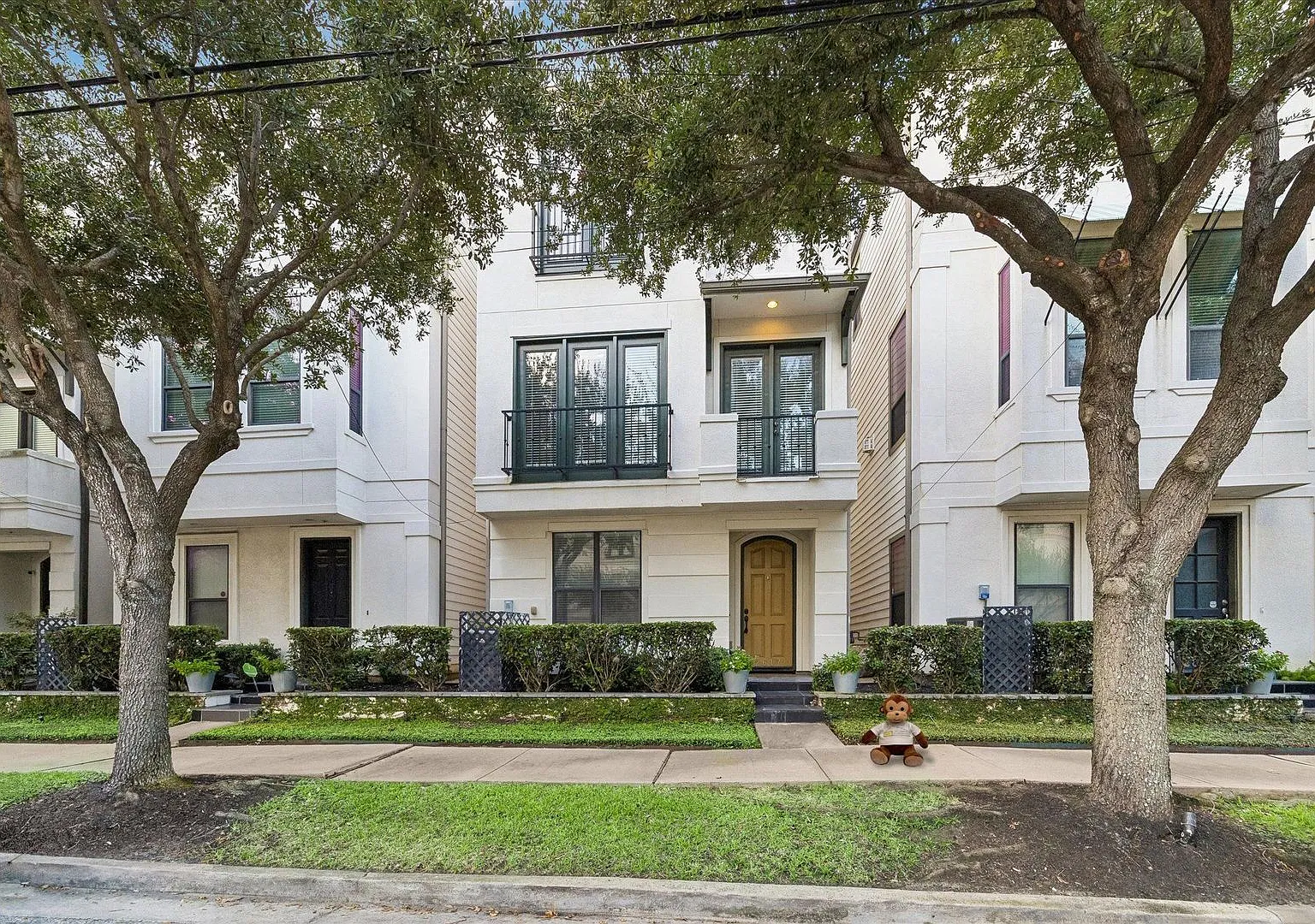 Move-in Ready Home in Capital Oaks for Lease! — Photo 4