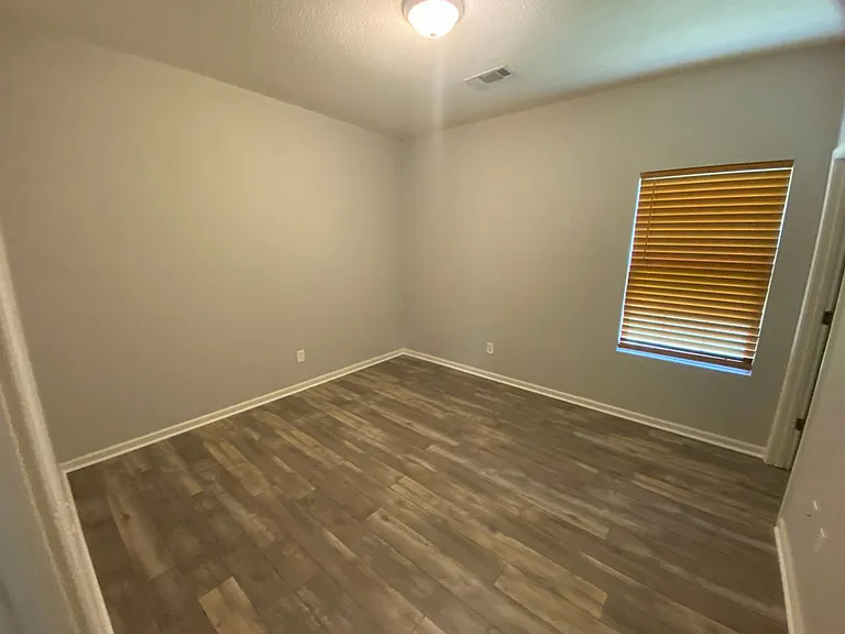406 Shady Park Cv — Photo 14