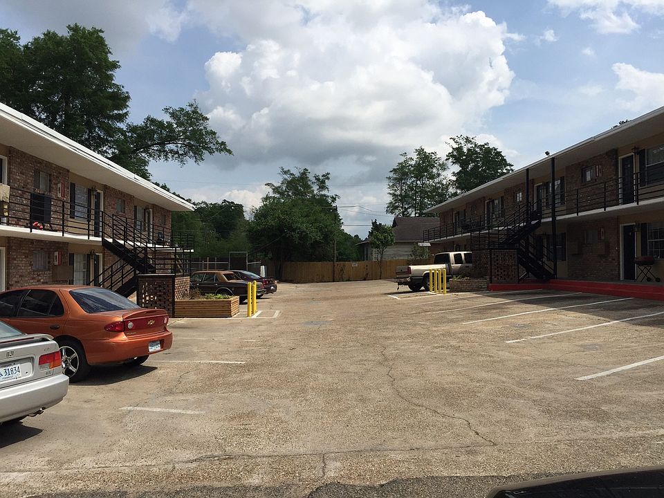 2nd image of 1015 W Pine St APT 26