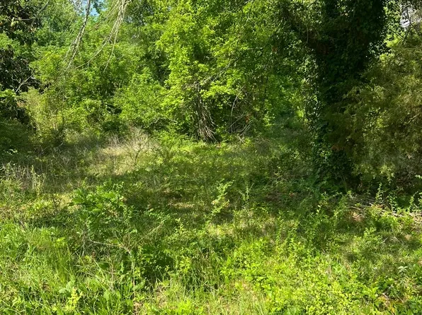 305 Lone Oak St, Henderson, TX 75654
