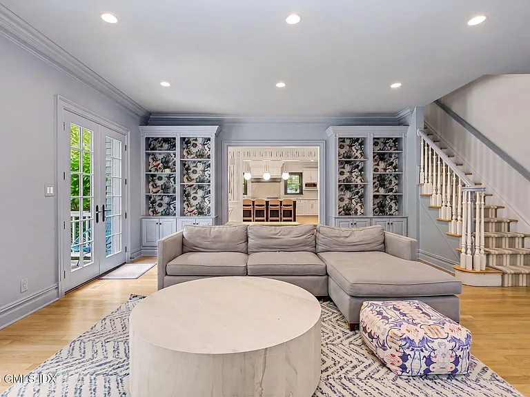 42 Breezemont Ave — Photo 11