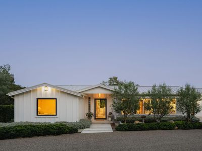 1071 E Mountain Dr, Santa Barbara, CA, 93108