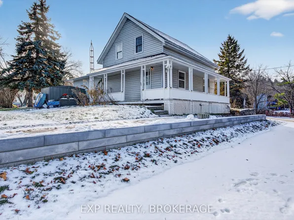 4 Water St, Rideau Lakes, ON K0G 1V0