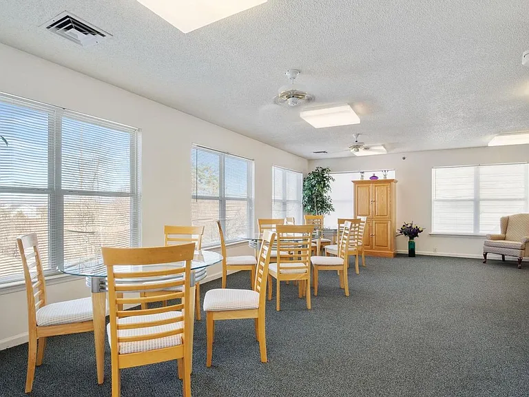 Ridgewood Place Senior Apartment — Photo 15