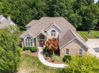 2335 Lake Ridge Dr, Fort Wayne, IN 46804