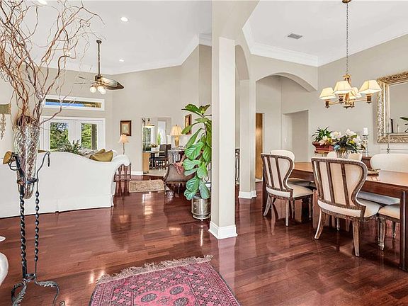 3rd image of 25825 Ravenwood Cir