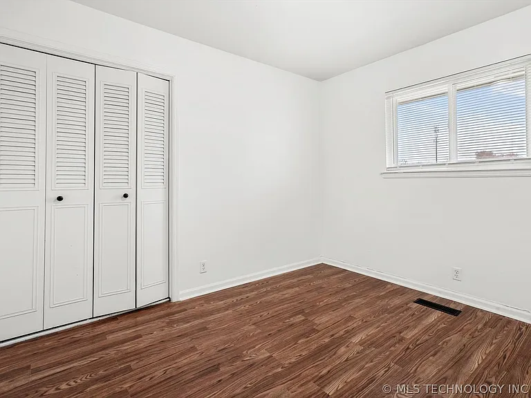 2508 E 51st St — Photo 22