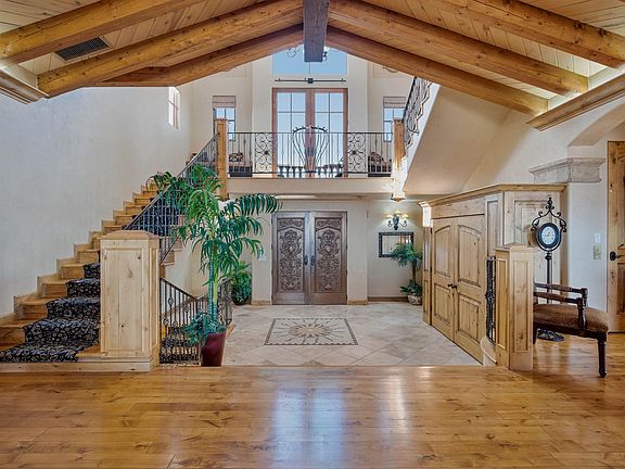 4th image of 330 Red Ridge Ct