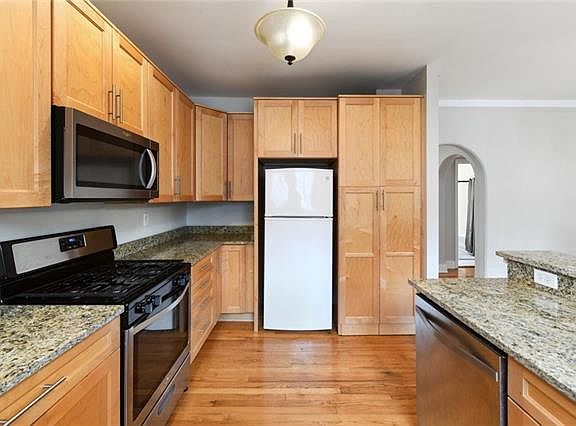 3rd image of 1616 Soniat St APT A