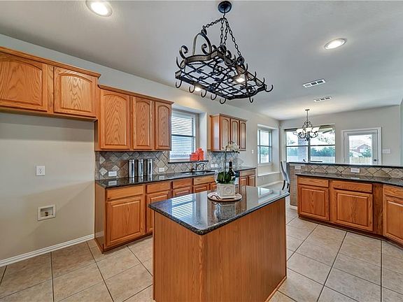 5th image of 4924 Belladonna Dr