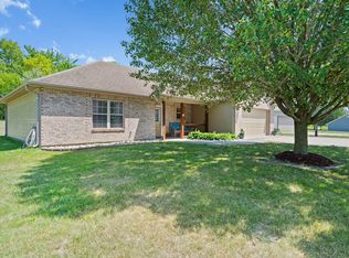 9470 N Creekland Dr, Columbia, MO 65202