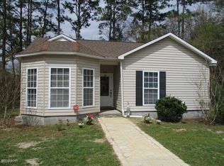 410 E 19th St, Lynn Haven, FL 32444