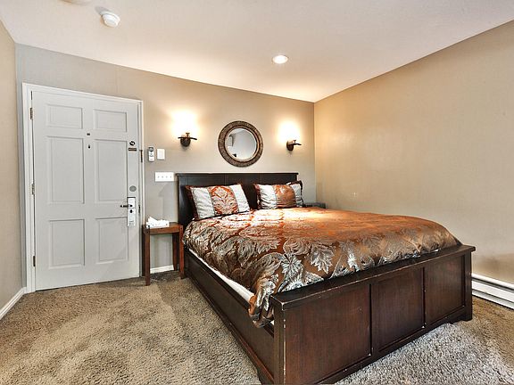 4th image of 250 Park Ave #B36