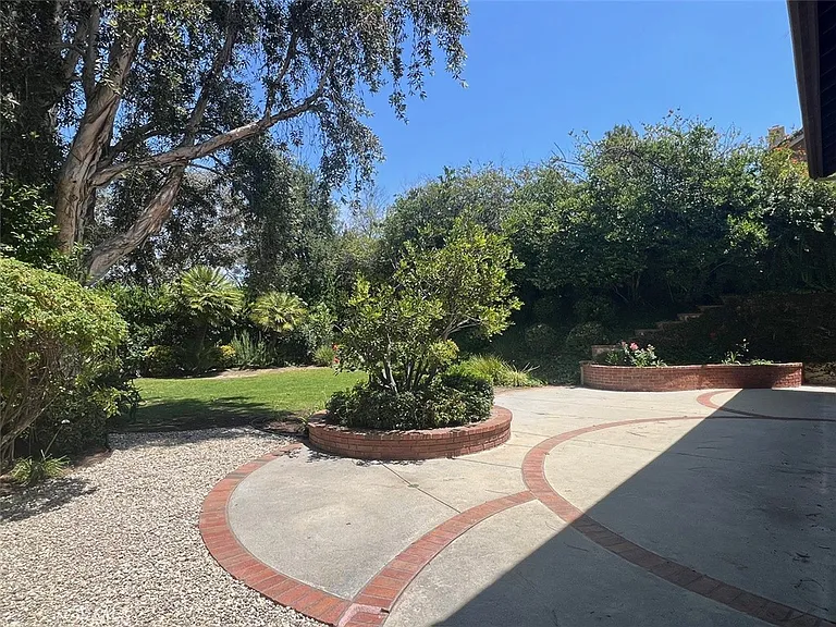22253 Drums Ct — Photo 43