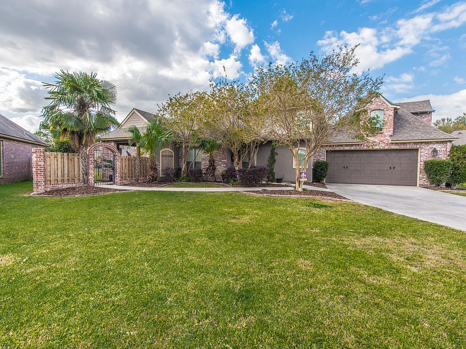 1st image of 205 La Villa Cir