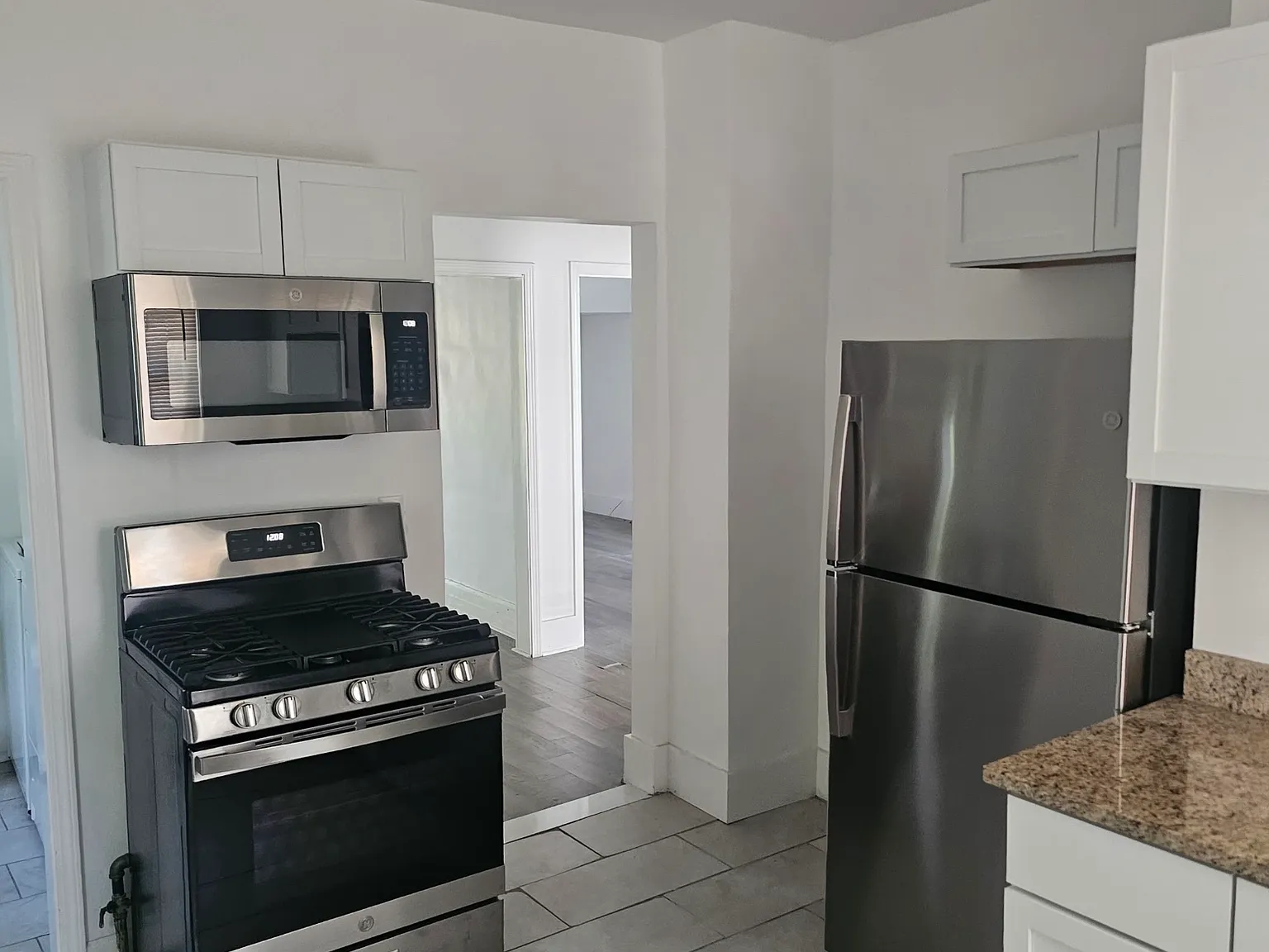 2 bed, 1000 sqft, $1,000 — Photo 3