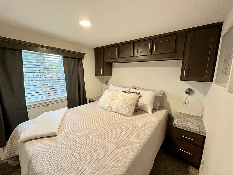 915 Nye Ct — Photo 11